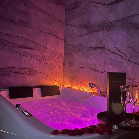 Apartament Z Jacuzzi Klimatyzacja Prywatny Parking 拉多姆 外观 照片